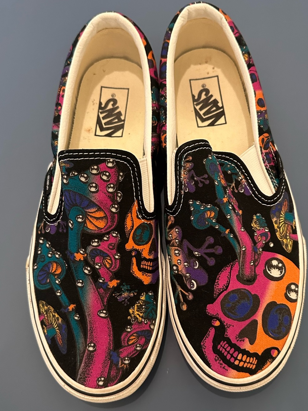 Vans Slip-On Sneakers – Black with Multicolor Skull Art